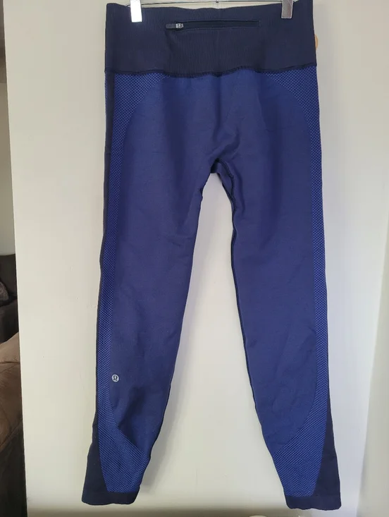 Lululemon Ready To Run Tight Pinpoint - Picture 3 of 9